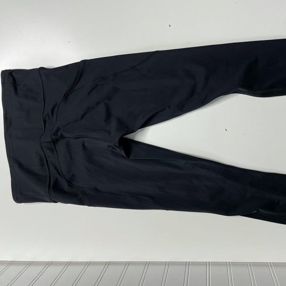 Black lululemon leggings, size 4, side pockets, perfect condition never worn - Picture 2 of 4